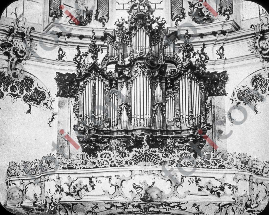 Orgel der Klosterkirche Mariä Himmelfahrt | Organ of the monastery church of the Assumption - Foto foticon-simon-105-012-sw.jpg | foticon.de - Bilddatenbank für Motive aus Geschichte und Kultur